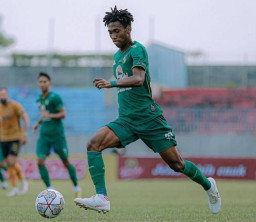 Alta Ballah Dipastikan Tetap Bertahan di Persebaya