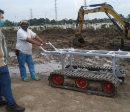 UK Petra Ciptakan Troli Peti Jenazah untuk TPU Keputih