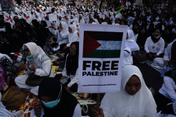 Ribuan Warga Jombang dan Lintas Agama Doa Bersama untuk Palestina