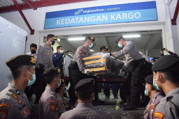 Dua Jenazah PMI Tenggelam di Selat Morong Dipulangkan ke Jember