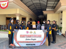 Sambut HUT Polwan ke 75, Lakukan Bakti Religi di Tempat Ibadah