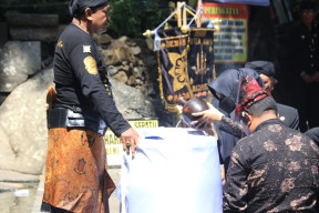 Hadiri Ruwat Agung Patirtan Jolotundo, Bupati Mojokerto Ajak Masyarakat Jaga Tradisi Leluhur