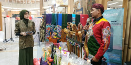 Stand DPMD Sumenep Diserbu Pengunjung