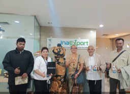 Sepatu Kupu Sutera dan Batik Alam Pakrida Jadi Anggota InaExport Kemendag