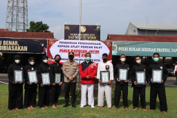 Baca juga : Kapolresta Mojokerto Beri Penghargaan Delapan Atlet Pencak Silat "Piala Kapolda Jatim"