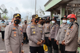 Kapolres Blitar dan Kapolres Blitar Kota Meninjau Lokasi Bencana Erupsi Semeru di Lumajang