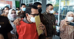 Diduga Berbuat Cabul, Mantan Dekan, Ditahan!