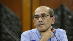 Ekonom: tak Bisa Naikan Pajak untuk Bayar utang