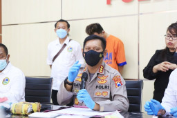 Berlibur bersama Keluarga sambil Bawa 1 Kg Sabu ke Surabaya