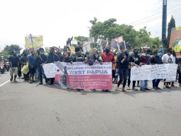 Minta Merdeka, Mahasiswa Papua Geruduk Polda Jatim