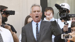 Farmasi Besar di AS terkait Vaksin Corona, Kalah Gugatan Lawan Robert F Kennedy Jr