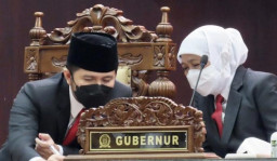 Pilkada Jatim 2024, Khofifah Bakal tak Gandeng Emil