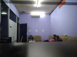 Ngakali Petugas, Pemijat Plus Plus Layani Panggilan via MiChat