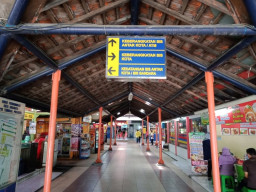 Terminal Bungurasih dan Stasiun Gubeng Masih Lengang