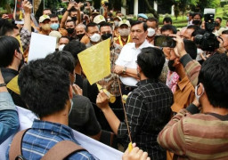 Temui Mahasiswa UI, Luhut: Mau Kalian Apa?