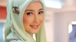 Artis Desy, Merajut dengan Tokoh Golkar