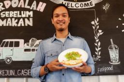 Bermodal Rp 150 Ribu, Iqbal Jabbar Sukses Berbisnis Makanan Kejuin
