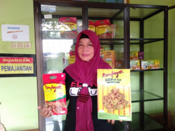 Kisah Sukses Zaitun, Berbisnis Aneka Keripik Beromzet Ratusan Juta