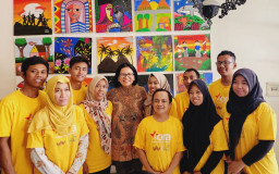 Gandeng Mitra Binaan, PLN Tarik Minat Wisatawan Mancanegara Melalui Batik