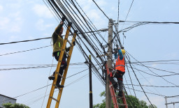 Dukung Estetika dan Keindahan Kota, PLN UP3 Ponorogo dan PLN Icon Plus Gelar Perapihan Kabel
