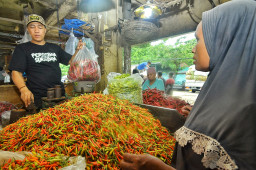 Masuki Tahun 2024, Harga Cabai di Kota Surabaya Turun