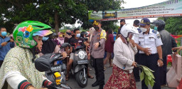 Kapolres Bubarkan Aksi Bagi Telur Gratis yang Timbulkan Kerumunan