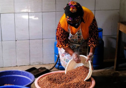 Usaha Kacang Telor Rumahan Bertahan di Tengah Pandemi Covid-19