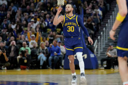 Baca juga : Stephen Curry Kembali Absen Sepekan untuk Warriors