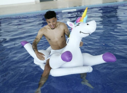 Unicorn, Jimat The Three Lions Menuju Final