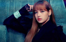 Agustus Depan, Lisa Blackpink, Debut Solo
