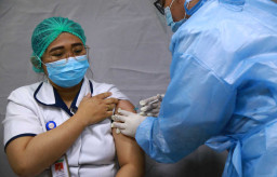 Capaian Vaksinasi Covid-19 Nakes di Jatim Sudah 100 Persen