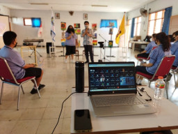 Baca juga : Tingkatkan Literasi Siswa, SMP YPPI 1 Surabaya Gelar Pertunjukan Puisi dan Bedah Buku