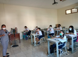 Surabaya Terapkan PTM 100 Persen, Orang Tua Keluhkan Pembelajaran Tak Efektif