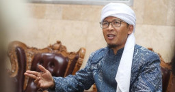 Aa Gym Cabut Gugatan Cerai, Teh Ninih Ganti Gugat