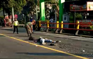 Dua Motor Adu Banteng, Pelajar Tewas di Jalan Raya