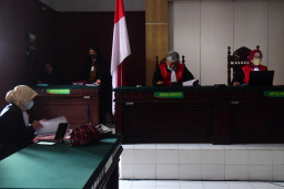 Sidang Terdakwa Yakup, Perkara Pencurian HP