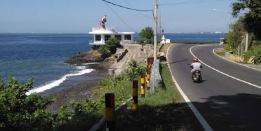 Dianggap Ancam Ekosistem Laut, Nelayan dan Aktivis Wadul ke DLH Jatim