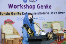 Ketua TP PKK Jatim Arumi Bachsin Ajak Cegah Pernikahan Dini