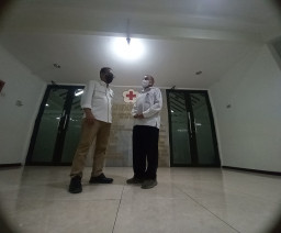 AH. Thony Akan Berupaya Mengetuk Hati Pemkot Surabaya Agar Mengulurkan Tangan ke PMI