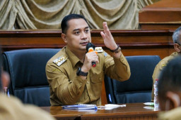 Wali Kota Surabaya Ingatkan Lurah, Eri Cahyadi: Jika Tak Mampu Silahkan Mundur