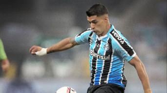 Cedera Berkepanjangan, Luis Suarez Diambang Pensiun