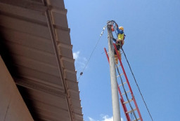 PLN Nyalakan Hunian Sementara Waga Terdampak Tanah Gerak di Ponorogo