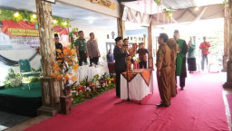 Lantik Perangkat Desa Baru, Kades Lambangan Minta Layani Masyarakat Sepenuh Hati