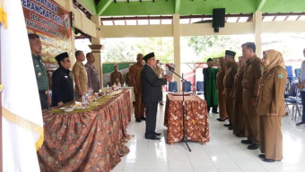 Lantik Perangkat Desa Baru, Kades Sumberejo Minta Kompak Membangun Desa