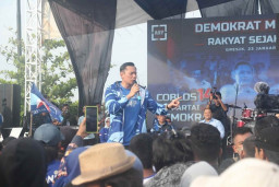 AHY dan Arumi Bachsin Meriahkan Kampanye Akbar Partai Demokrat di Gresik