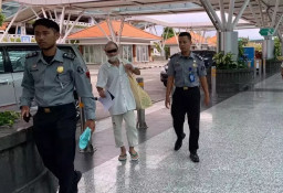 Meresahkan Sering Ngemis di Ubud Bali, WNA Lansia Dideportasi ke Negara Asalnya