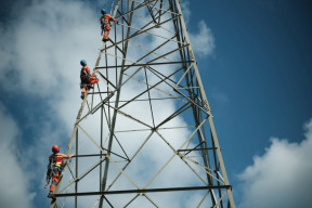 PLN Genjot Infrastruktur Kelistrikan, Kapasitas Listrik Nasional Capai 72.976,30 Megawatt