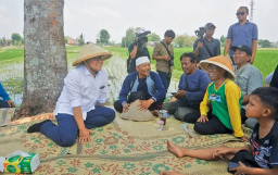 Beri Solusi Absolut ke Para Petani, Cak Imin: Ngomong Pertanian Kuncinya Politik