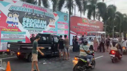 Diduga Mabuk saat Berkendara, Pikap Tabrak 2 Motor dan Bus Pariwisata