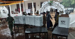 Prabowo-Gibran Menang Telak di Tempat Bupati Sumenep Nyoblos